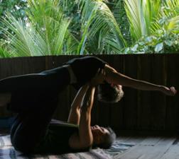 Lok-Kwan performing Flying Shiatsu at Isla Mujeres